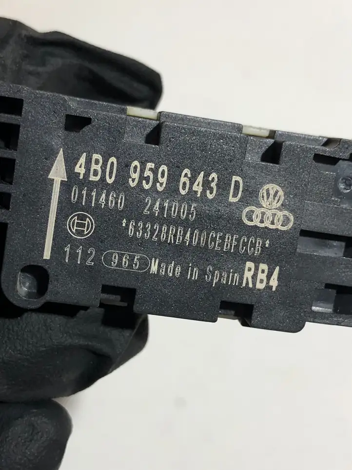 Audi A3/S3 8P (2004 - 2008) 4B0959643D Датчик удара SRS — фото 3