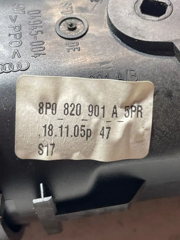 Audi A3/S3 8P (2004 - 2008) 8P0820901A Боковой воздушный дефлектор — фото 4