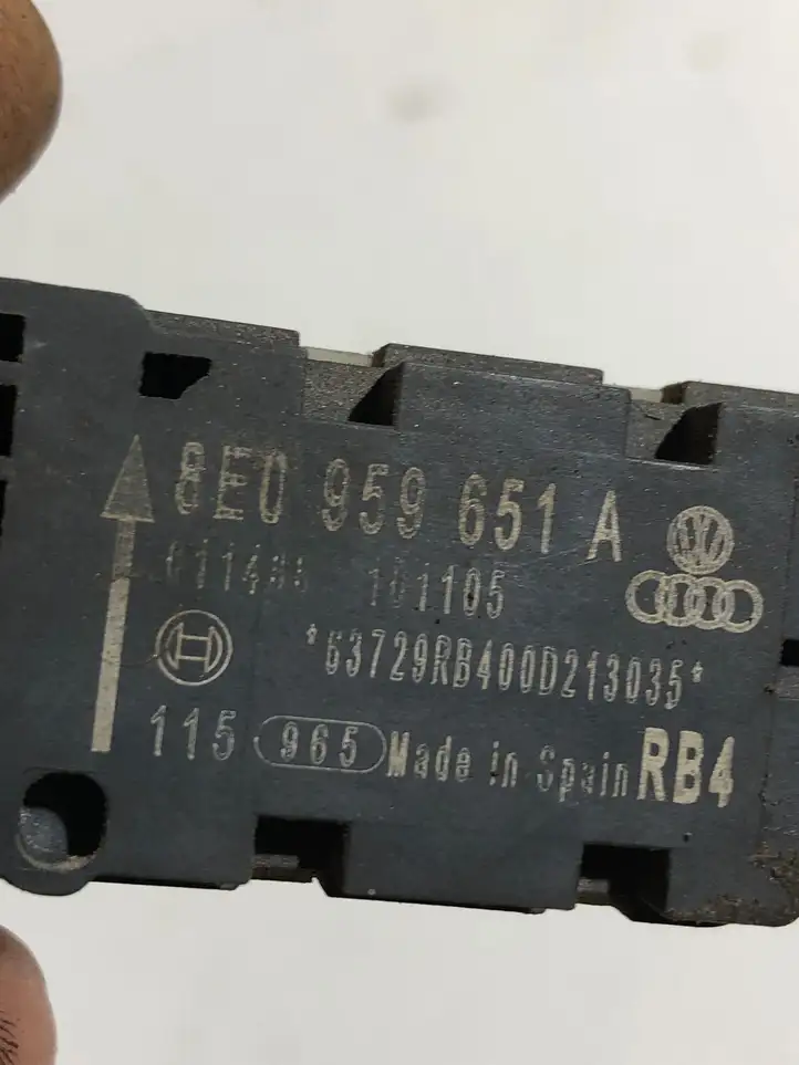 Audi A3/S3 8P (2004 - 2008) 8E0959651A Датчик удара SRS — фото 3