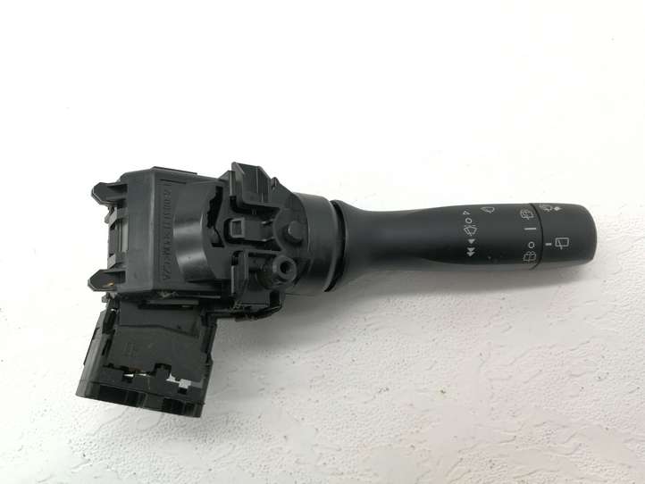 Toyota Yaris (2005 - 2009)  17F144 Включатель скорости стеклоочистителей