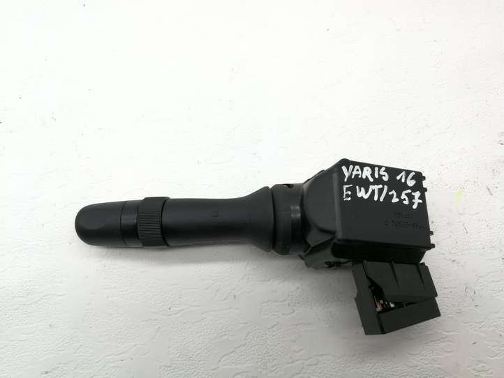 Toyota Yaris (2014 - 2019)  0D019017F936 Включатель скорости стеклоочистителей