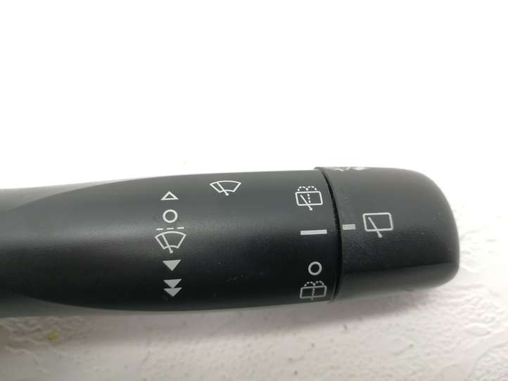 Toyota Yaris (2009 - 2012)  17F144 Включатель скорости стеклоочистителей