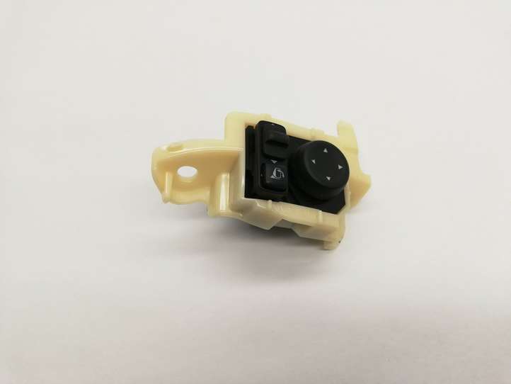 Nissan Juke I F15 (2010 - 2018)   Блок переключателей