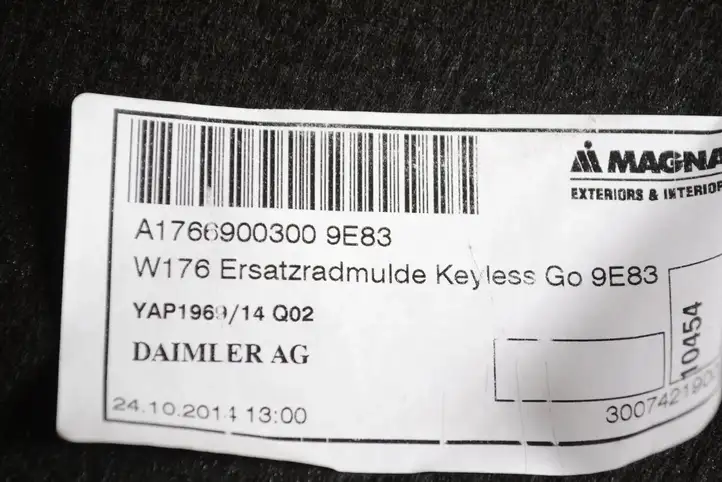 Mercedes-Benz A W176 (2012 - 2018) A1766900300 Обшивка ниши запасного колеса — фото 5