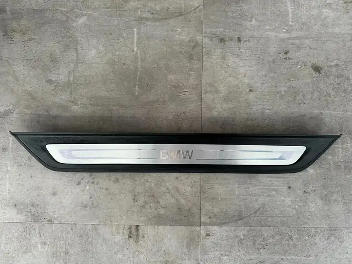 BMW 5 G30 G31 (2016 - ) 7398321 Внутренняя отделка переднего порога — фото 3