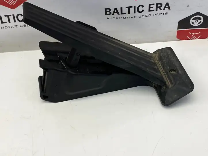 BMW 3 G20 G21 (2019 - ) 6853175 Педаль акселератора — фото 1