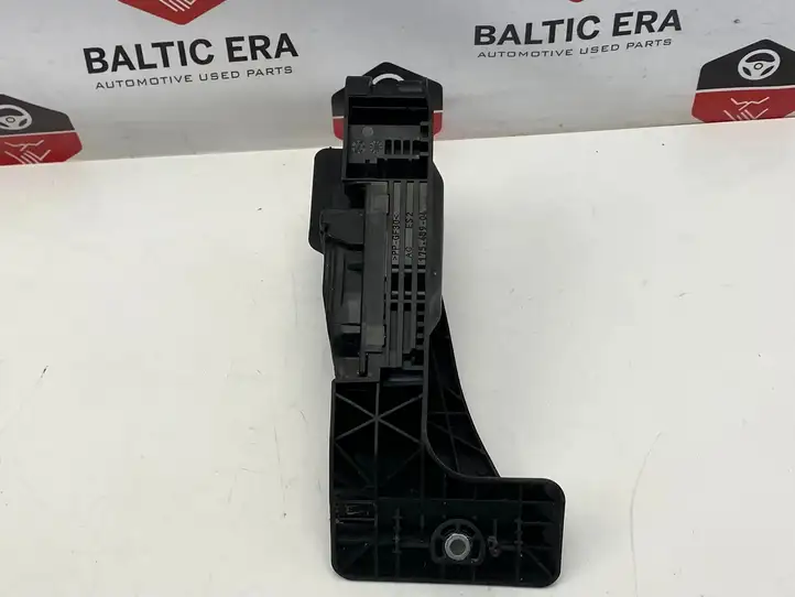 BMW 3 G20 G21 (2019 - ) 6853175 Педаль акселератора — фото 4