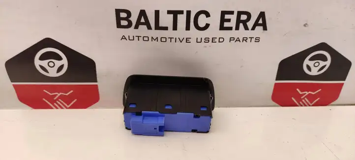 BMW 3 G20 G21 (2019 - ) 9275119 Кнопка закрытия багажника — фото 2