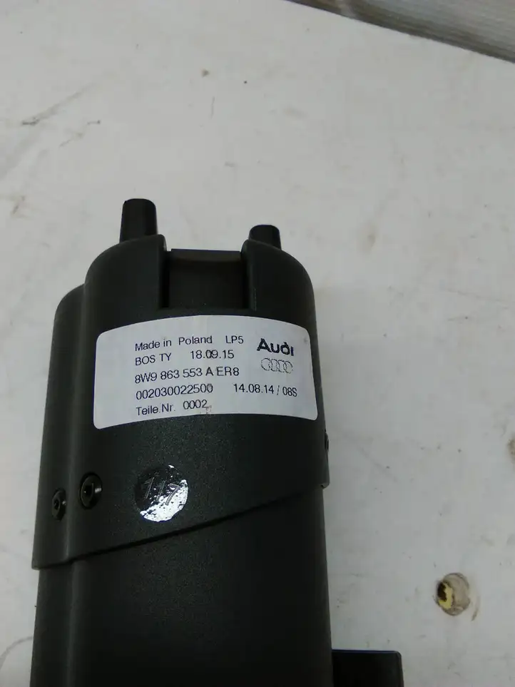 Audi A4 S4 B9 (2015 - 2019) 8W9863553A Шторка — фото 3