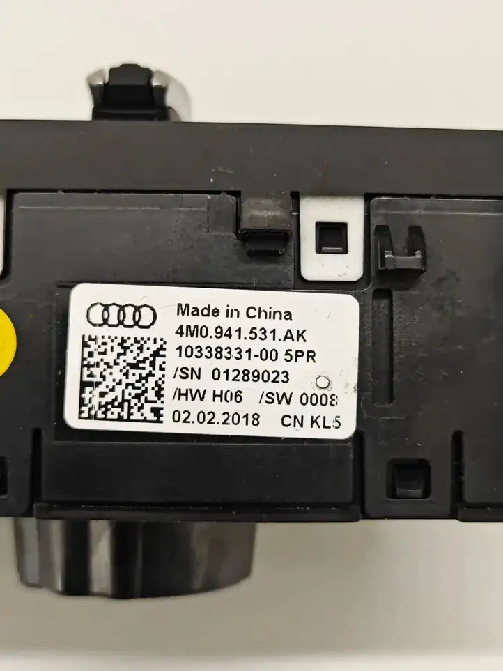 Audi A4 S4 B9 (2015 - 2019) 4M0941531AK Включатель фонарей — фото 4