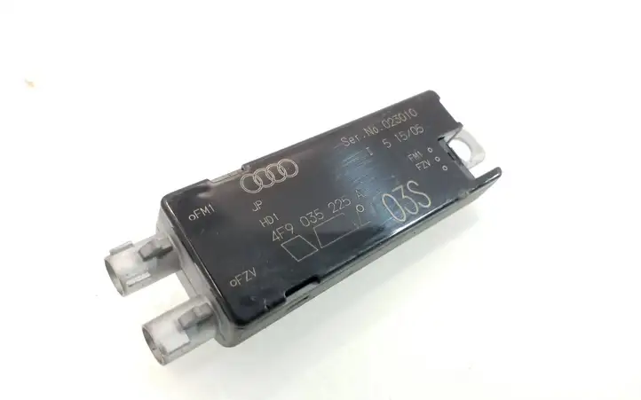 Audi A6 S6 C6 4F (2004 - 2008) 4F9035225A Усилитель антенны — фото 1