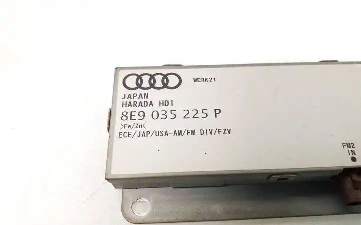 Audi A4 S4 B7 8E 8H (2004 - 2009) 8E9035225P Усилитель антенны — фото 4