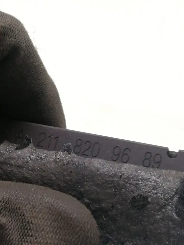 Mercedes-Benz E W211 (2002 - 2009)  A2118209689 Усилитель антенны