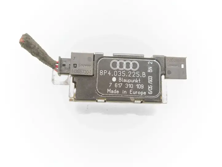 Audi A3/S3 8P (2004 - 2008) 8P4035225B Усилитель антенны — фото 1