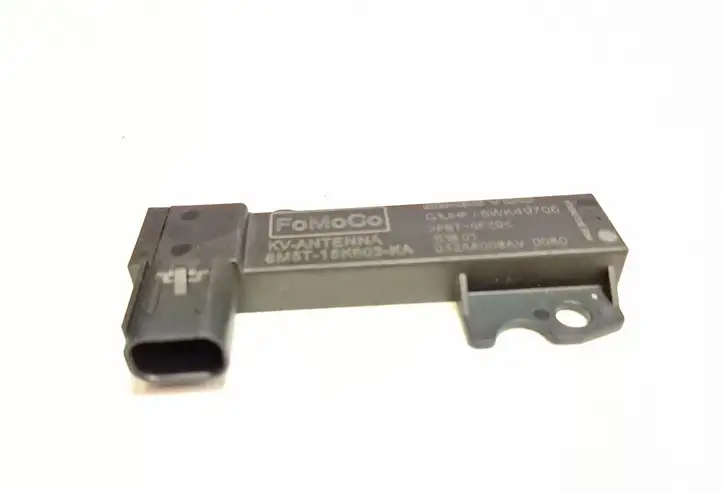 Volvo S80 (2006 - 2009)  8M5T15K603KA Усилитель антенны