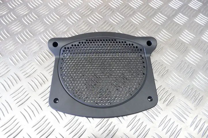 BMW 5 G30 G31 (2016 - )  9355524 Сабвуферная решетка