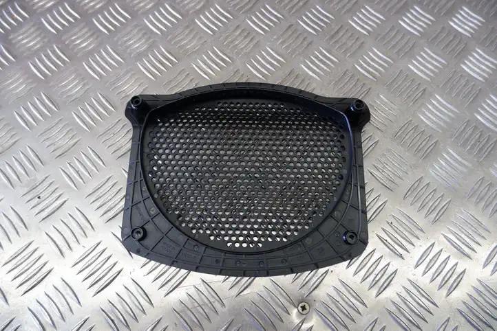 BMW 5 G30 G31 (2016 - )  9355524 Сабвуферная решетка