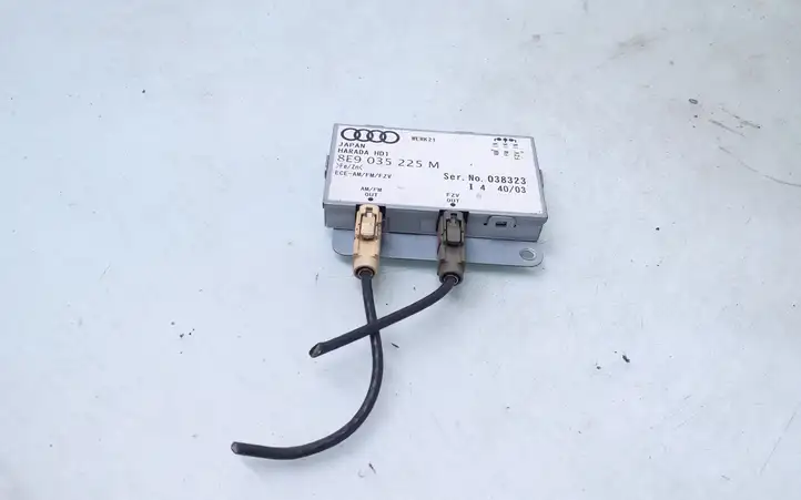 Audi A4 S4 B6 8E 8H (2000 - 2006) 8E9035225M Усилитель антенны — фото 1