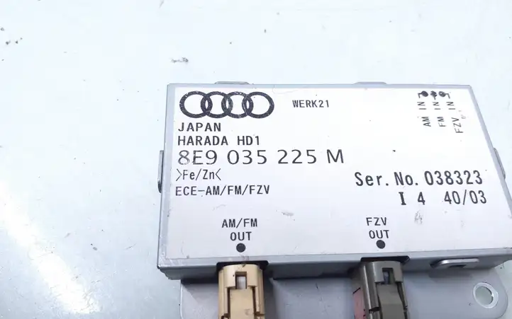 Audi A4 S4 B6 8E 8H (2000 - 2006) 8E9035225M Усилитель антенны — фото 3