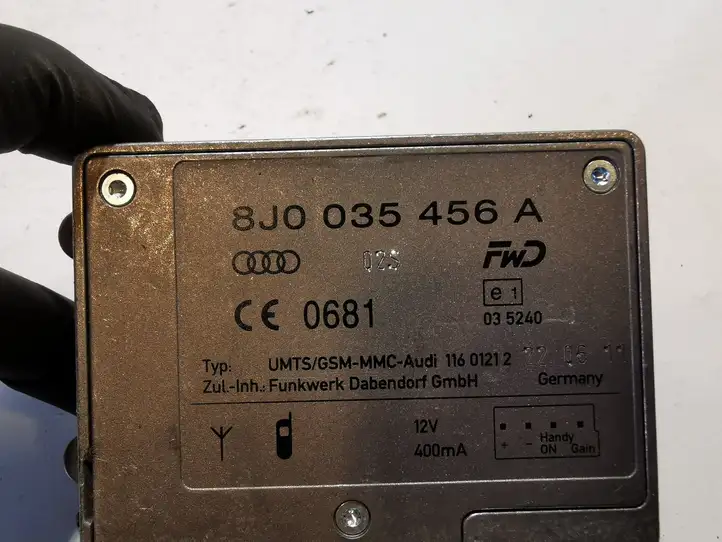 Audi A7 S7 4G (2010 - 2014) 8J0035456A Усилитель антенны — фото 4