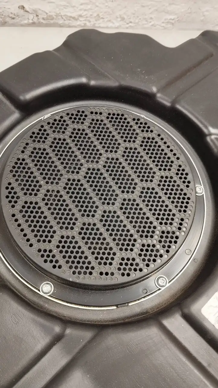 Jeep Cherokee (2013 - 2017)  05064610a Громкоговоритель низкой частоты