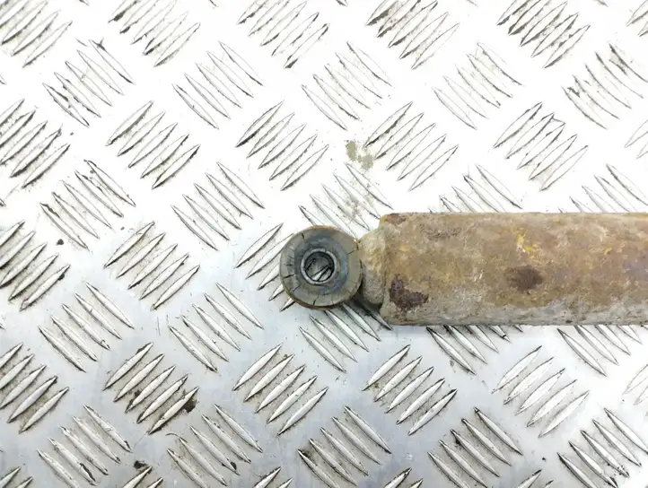 Chrysler Voyager (1996 - 2001)   Задний амортизатор с пружиной