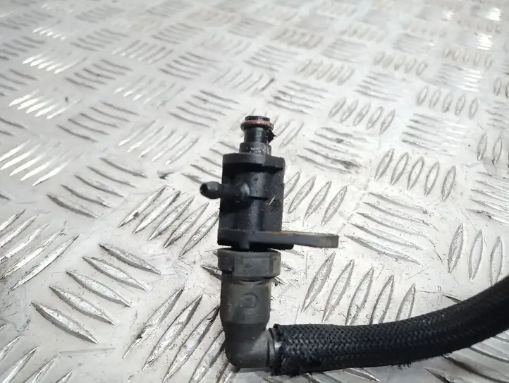 Nissan Note (E11) (2006 - 2014)   Топливная трубка (трубки)