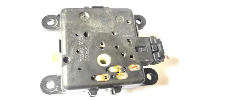 Nissan Almera Tino (2000 - 2003) 3G24030820 Двигатель задвижки потока воздуха — фото 1
