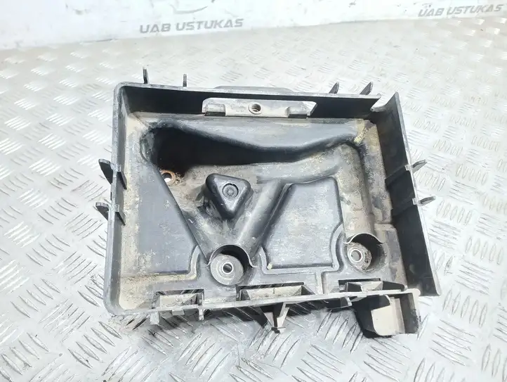 Seat Ibiza III (6L) (2002 - 2008) 6Q0915331 Площадка аккумулятора — фото 1