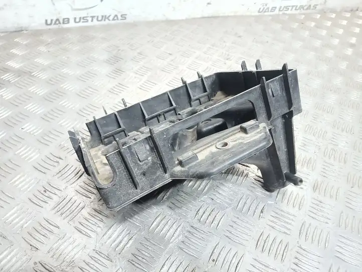 Seat Ibiza III (6L) (2002 - 2008) 6Q0915331 Площадка аккумулятора — фото 2
