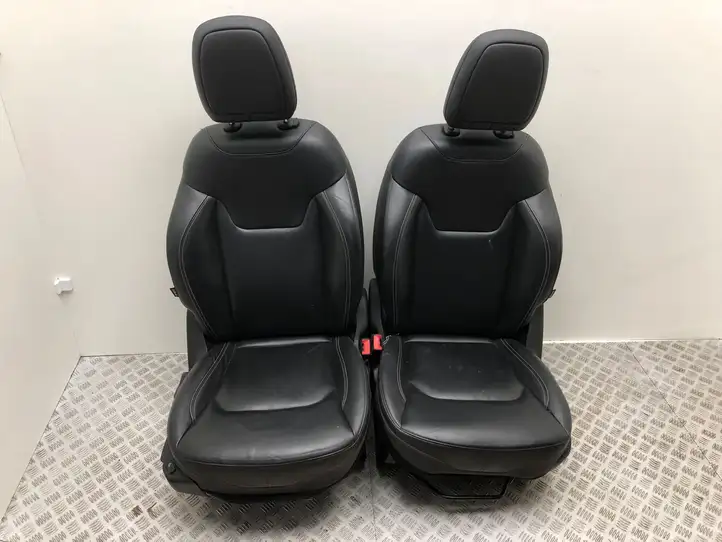 Jeep Renegade (2014 - ) Комплект салона — фото 2