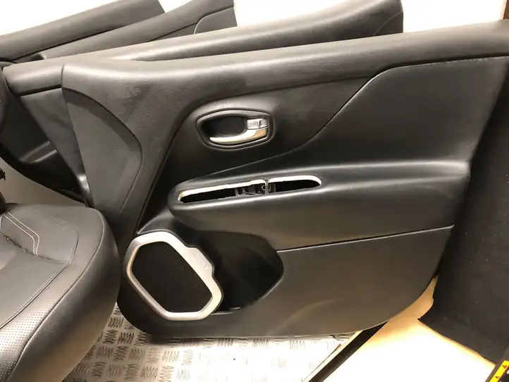 Jeep Renegade (2014 - ) Комплект салона — фото 5
