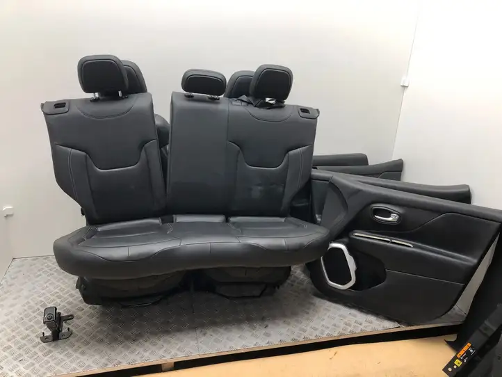Jeep Renegade (2014 - ) Комплект салона — фото 13