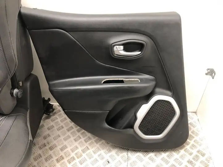 Jeep Renegade (2014 - ) Комплект салона — фото 16