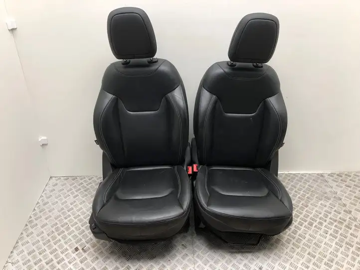 Jeep Renegade (2014 - ) Комплект салона — фото 19