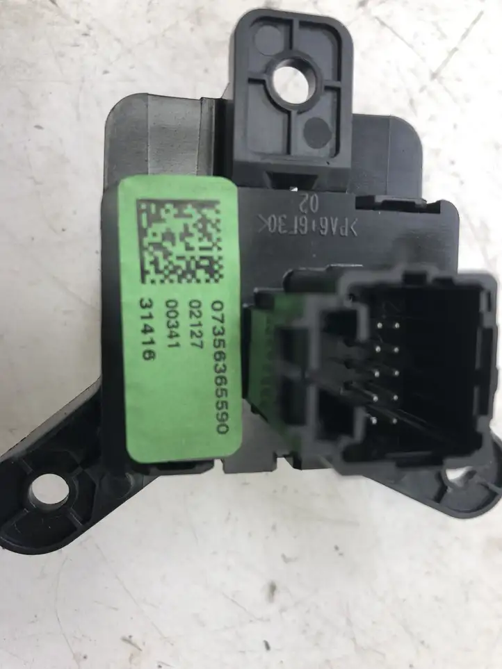 Jeep Renegade (2014 - ) 07356365590 Кнопка ручного тормоза — фото 2