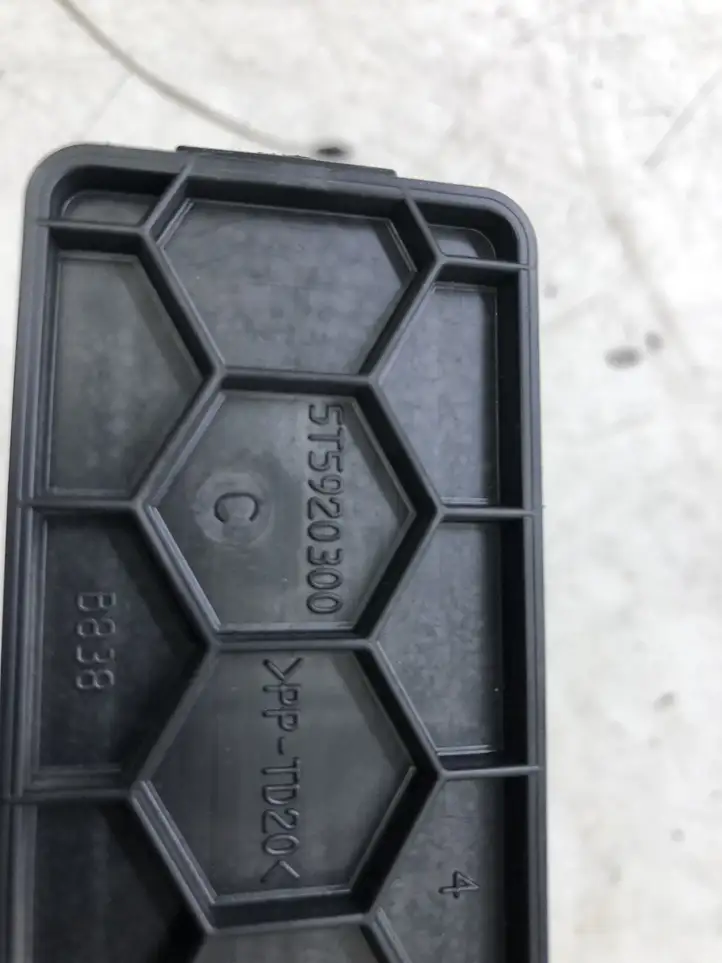 Jeep Renegade (2014 - ) 5T5920300 Крышка микрофильтра воздуха — фото 2