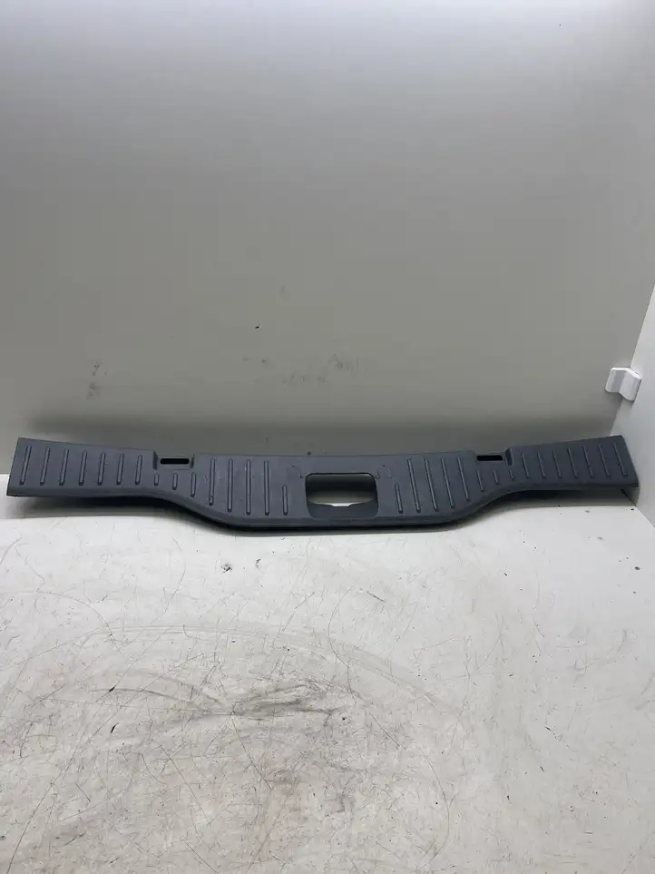 Ford S-MAX (2006 - 2010) 6M21R40320A Отделка порога багажника — фото 1