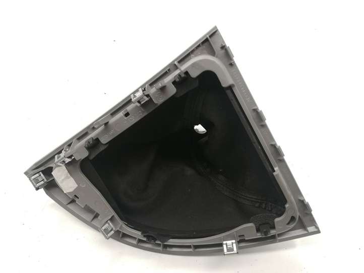 BMW 1 E81 E87 (2004 - 2011)  7129143 Рамка рычага переключения передач