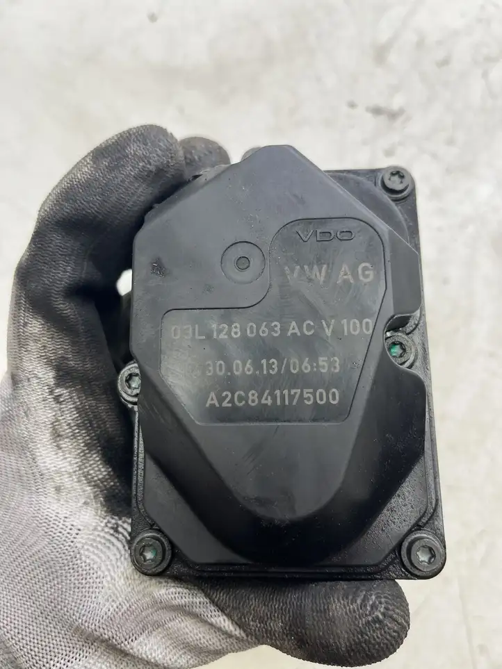 Audi A4 S4 B8 8K (2011 - 2015) 03L128063AC Дроссельная заслонка — фото 2