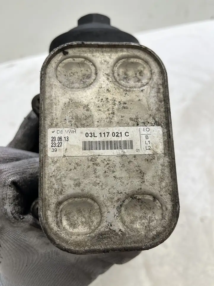 Audi A4 S4 B8 8K (2011 - 2015) 03L117021C Кронштейн масляного фильтра — фото 3