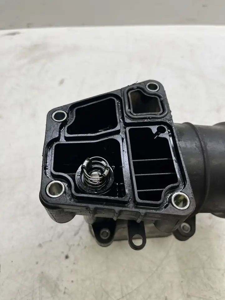 Audi A4 S4 B8 8K (2011 - 2015) 03L117021C Кронштейн масляного фильтра — фото 4