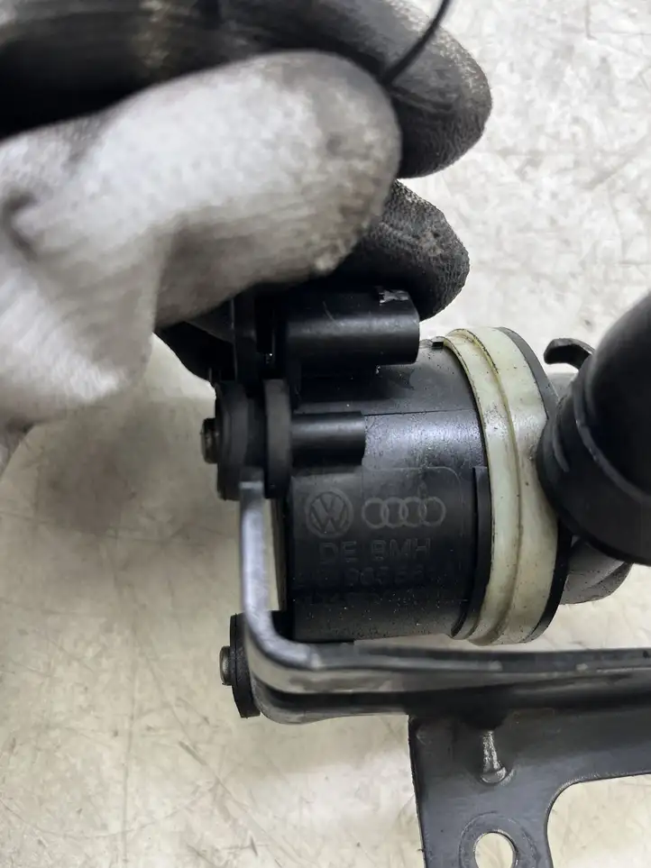 Audi A4 S4 B8 8K (2011 - 2015) 5N0965561A Электроциркуляционный насос — фото 2