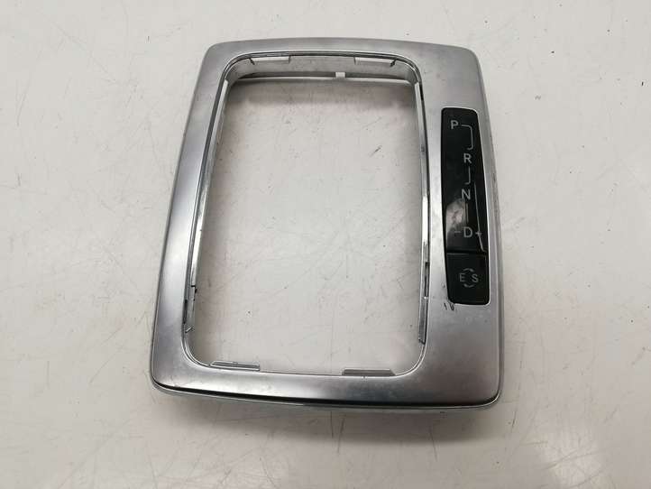 Mercedes-Benz C W204 (2007 - 2014)  2042674688 Рамка рычага переключения передач