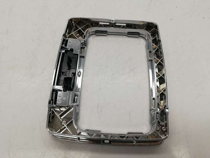 Mercedes-Benz C W204 (2007 - 2014)  2042674688 Рамка рычага переключения передач