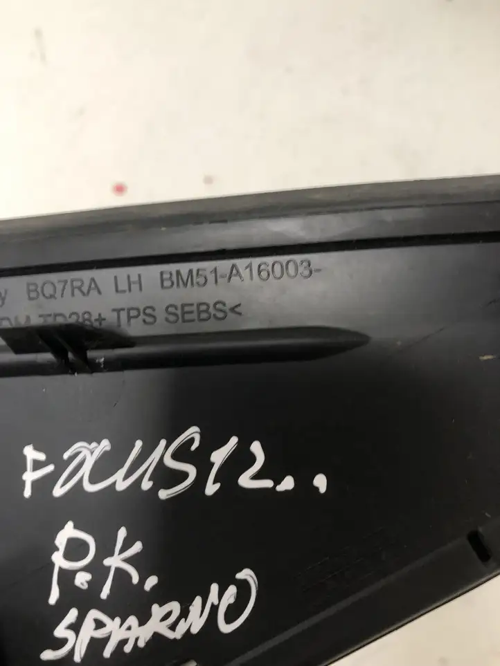 Ford Focus (2011 - 2015) BM51A16003 Накладка крыла — фото 2