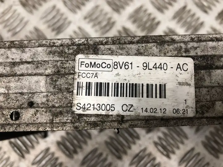 Ford Focus (2011 - 2015) 8V619L440AC Интеркулер — фото 4