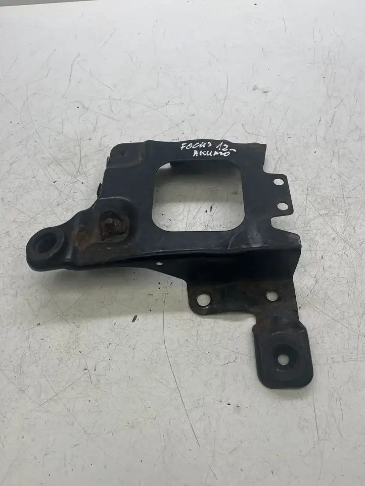 Ford Focus (2011 - 2015) AV61R6K034AB Площадка аккумулятора — фото 1