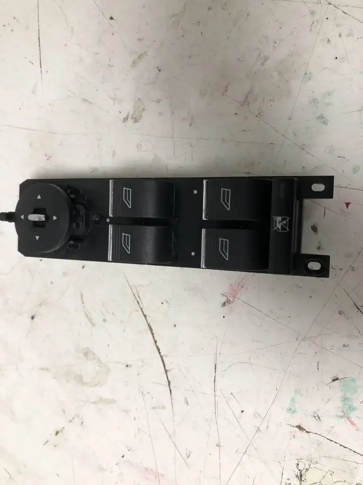 Ford Focus (2011 - 2015) AM5T14A132CA Кнопка стеклоподъемников — фото 4