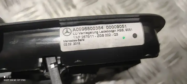 Mercedes-Benz GLC X253/C253 (2015 - ) A0996800384 Прочие детали салона — фото 2